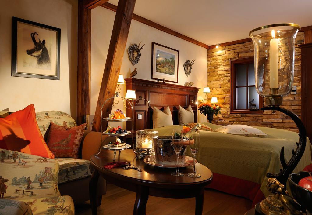 Relais & Chateaux Jagdhof Glashuette Бад Ласфе Стая снимка